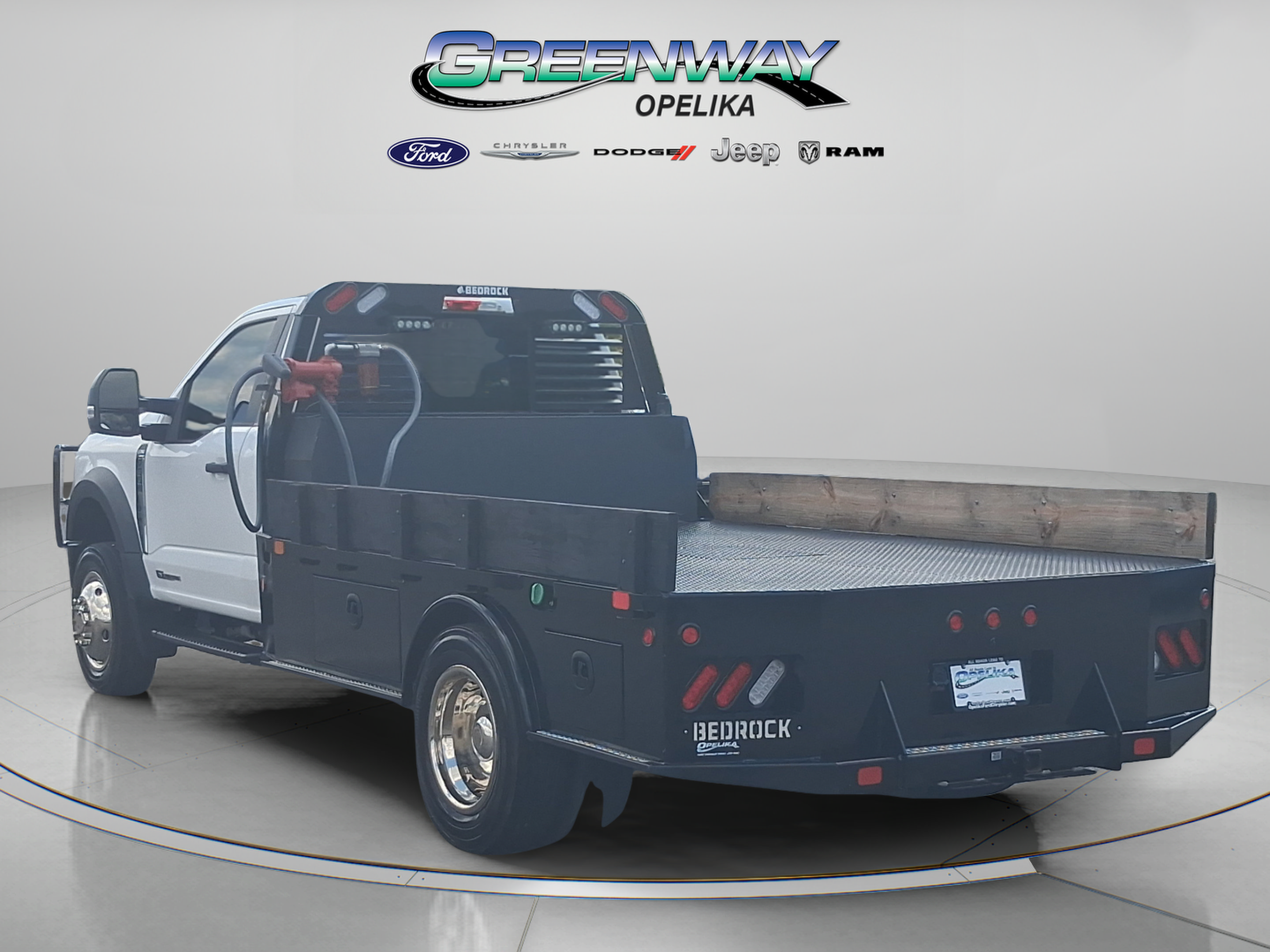 Used 2023 Ford F550 4x4 Regular Cab Super Duty image 4
