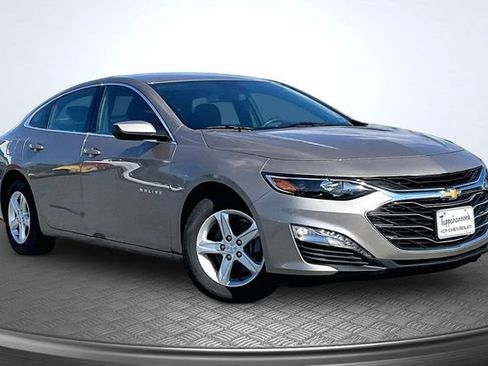 Used 2024 Chevrolet Malibu LT FWD image 3
