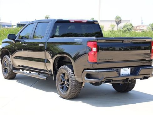 Used 2024 Chevrolet Silverado 1500 Custom Trail Boss w/ Dark Appearance Package AWD/4WD image 7