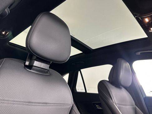 Used 2025 Mercedes-Benz GLC 300 image 16