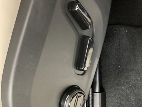 New 2026 Volvo XC90 T8 Plus w/ Protection Package Premier image 15