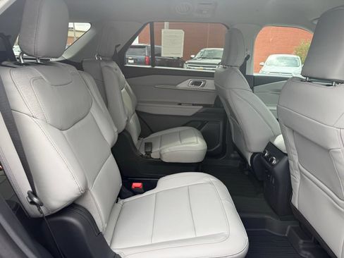 New 2025 Ford Explorer Active w/ Active Comfort Package RWD image 37