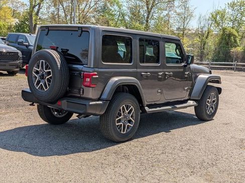 New 2026 Jeep Wrangler Unlimited Sahara AWD/4WD image 3