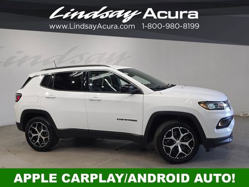 Used 2024 Jeep Compass Latitude AWD/4WD image 3