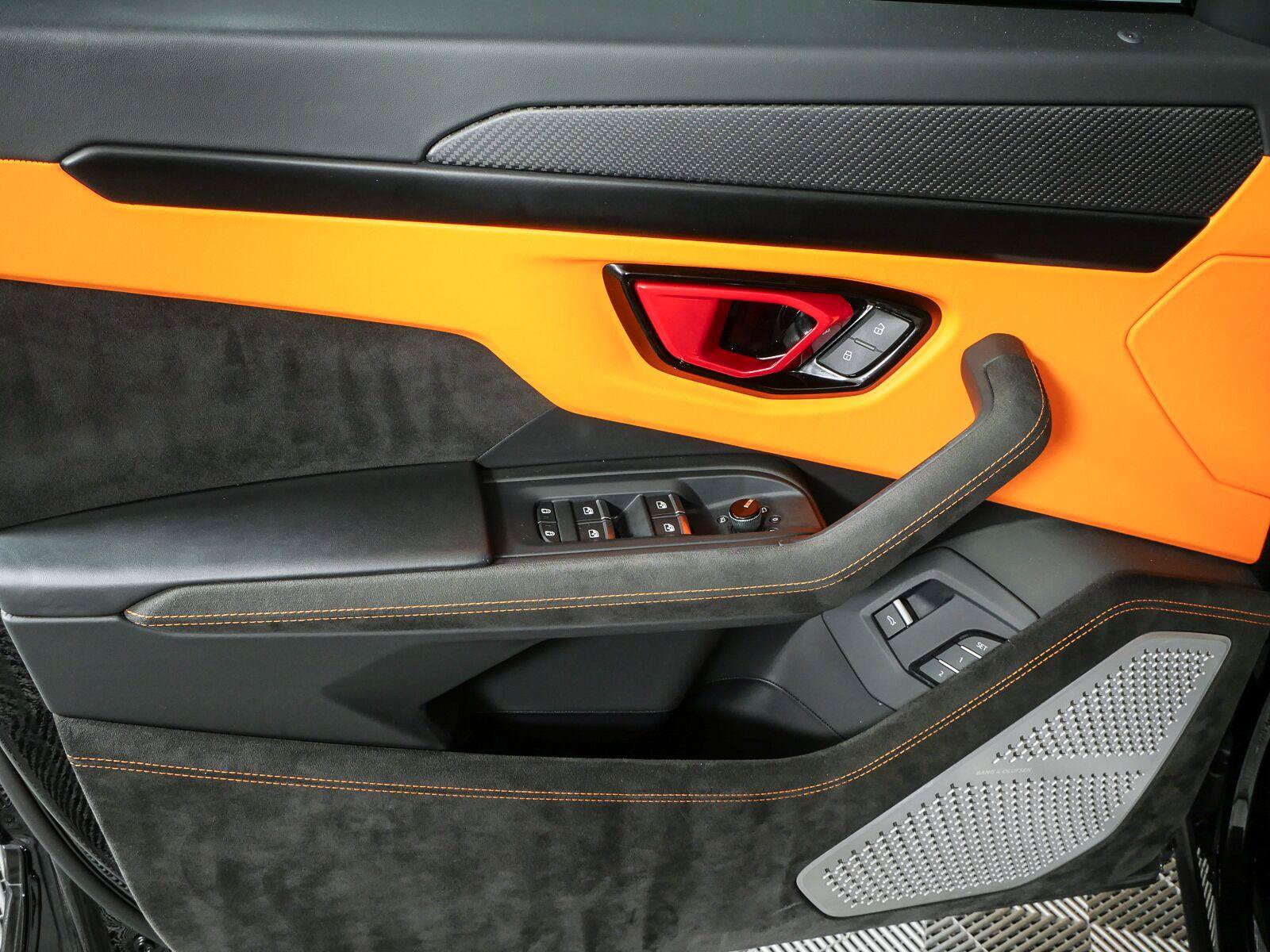 Used 2024 Lamborghini Urus S AWD/4WD image 4