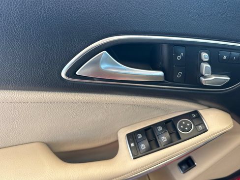 Used 2017 Mercedes-Benz CLA 250 image 11