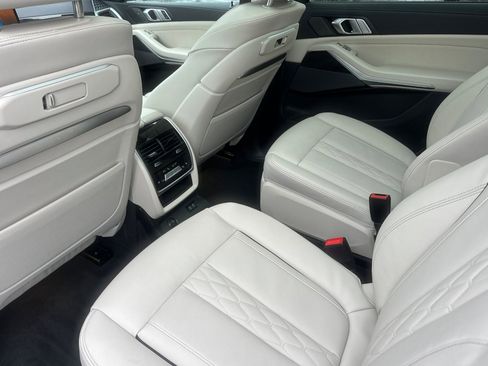 Certified 2025 BMW X7 M60i w/ Climate Comfort Package image 15