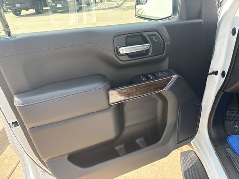 Used 2021 GMC Sierra 1500 SLE w/ Preferred Package AWD/4WD image 9