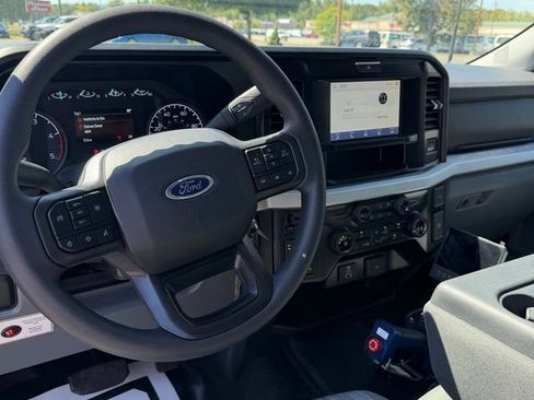 New 2026 Ford F550 4x4 Supercab Super Duty w/ XLT Value Package image 28
