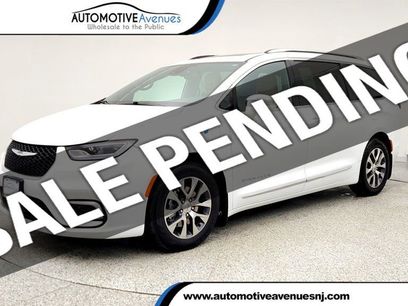 Used 2022 Chrysler Pacifica Pinnacle