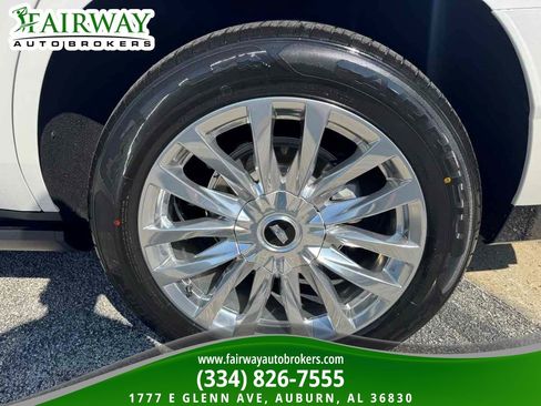 Used 2024 Cadillac Escalade Premium Luxury w/ Performance Package AWD/4WD image 36