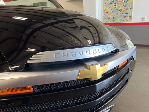 Used 2003 Chevrolet SSR w/ Preferred Equipment Group image 61