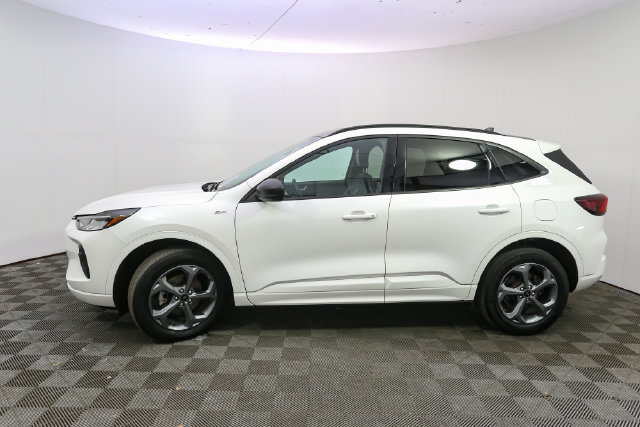 Used 2024 Ford Escape ST-Line w/ Tech Pack #1 AWD/4WD image 6