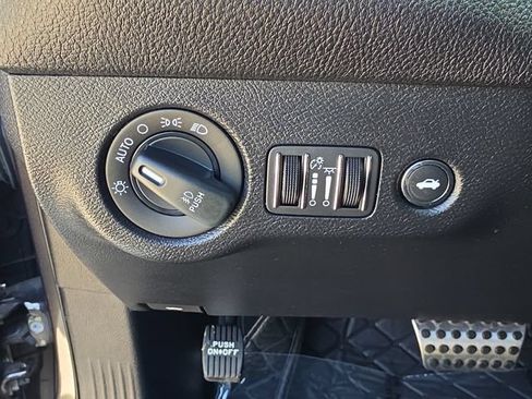 Used 2020 Dodge Challenger R/T RWD image 18