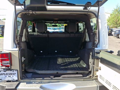 Used 2017 Jeep Wrangler Unlimited Sahara w/ Quick Order Package 24E Chief AWD/4WD image 26