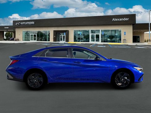New 2026 Hyundai Elantra SEL Sport Premium FWD image 9