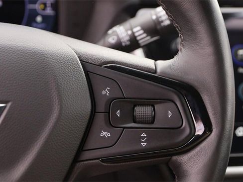 Used 2023 Chevrolet Bolt EUV LT w/ Comfort Package image 12