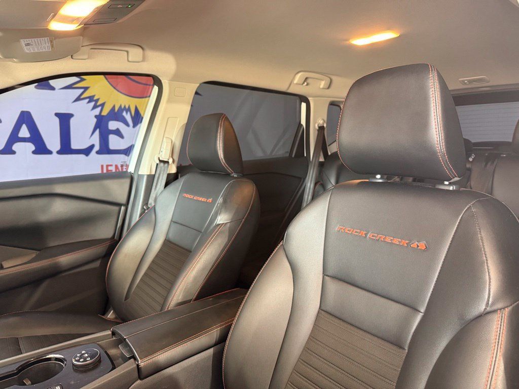 Used 2025 Nissan Rogue SV AWD/4WD image 9
