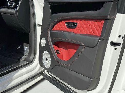 Used 2022 Bentley Bentayga Speed image 28