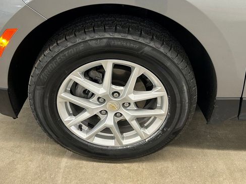 Used 2024 Chevrolet Equinox LS w/ LS Convenience Package image 9