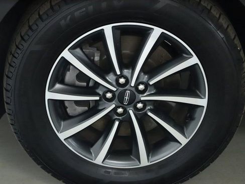 Used 2021 Lincoln Nautilus AWD image 37