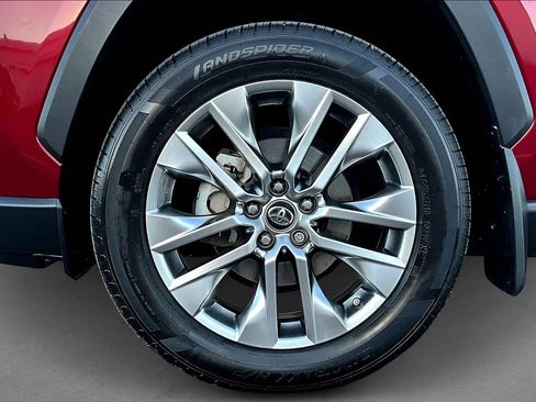 Used 2019 Toyota RAV4 XLE Premium image 8