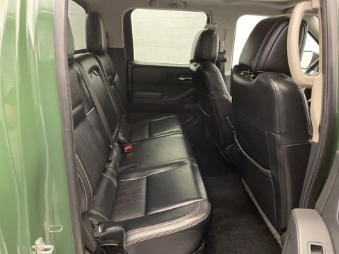 Used 2022 Nissan Frontier SV w/ SV Premium Package RWD image 34