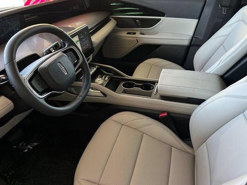 New 2026 Lincoln Nautilus Premier AWD/4WD image 9