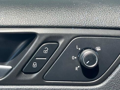 Used 2017 Volkswagen Jetta SEL image 23