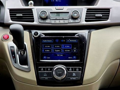 Used 2016 Honda Odyssey SE image 19
