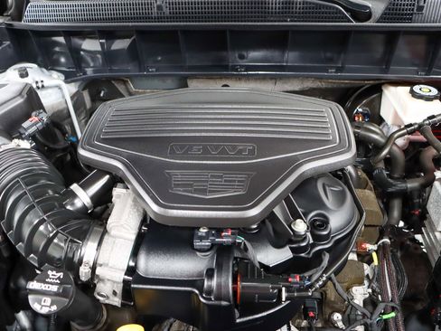 Used 2018 Cadillac XT5 Luxury w/ Driver Awareness Package image 32