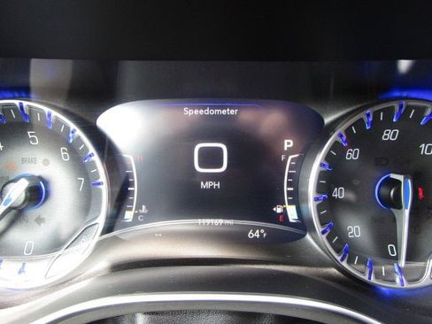 Used 2022 Chrysler Pacifica Limited w/ S Appearance Package AWD/4WD image 25