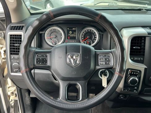 Used 2018 RAM 1500 Classic SLT image 35