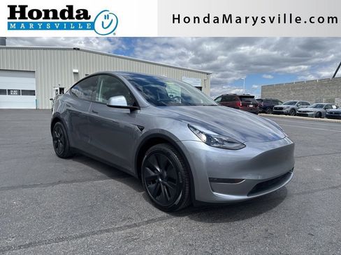 Used 2025 Tesla Model Y Long Range RWD image 1