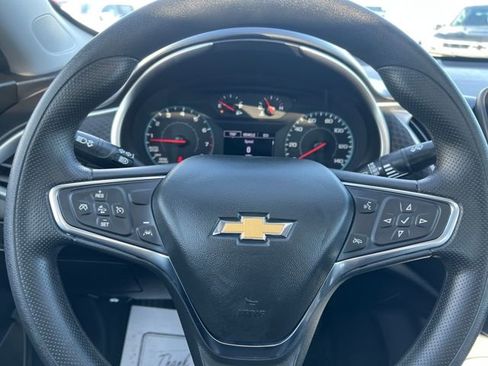Used 2025 Chevrolet Malibu LT image 24