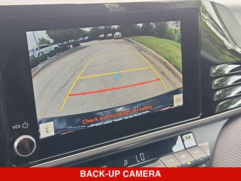 Used 2025 Toyota Camry SE FWD image 28