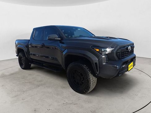 Used 2024 Toyota Tacoma TRD Sport w/ TRD Sport Premium Package AWD/4WD image 7