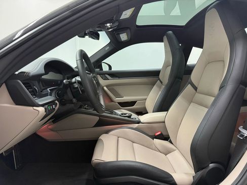 Used 2025 Porsche 911 Carrera image 11