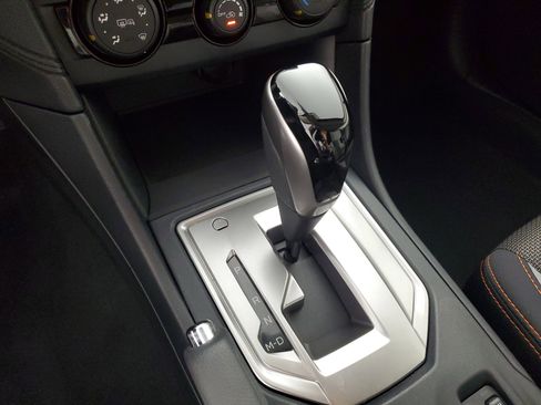 Used 2018 Subaru Crosstrek 2.0i Premium w/ Eyesight System image 18