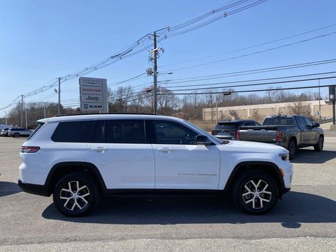 Certified 2025 Jeep Grand Cherokee L Limited w/ Trailer Tow Package AWD/4WD image 2
