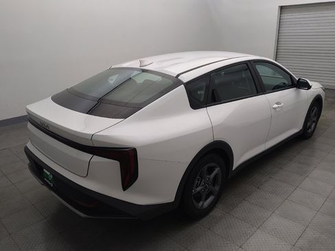 Used 2025 Kia K4 FWD image 9