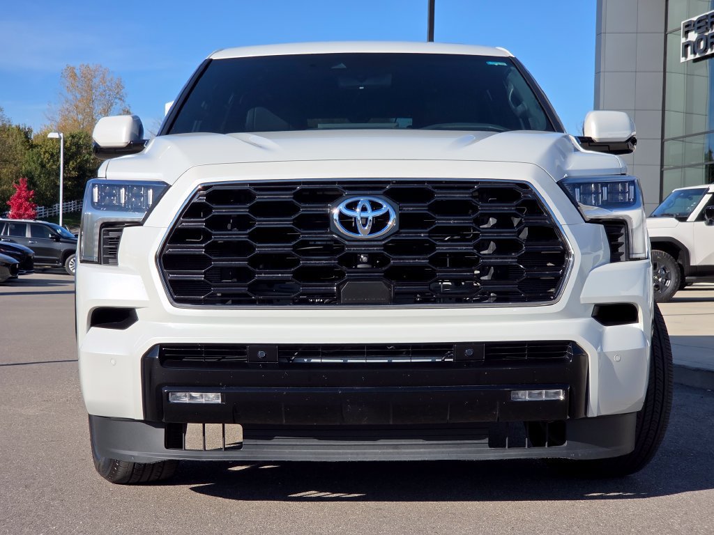 Used 2023 Toyota Sequoia Platinum AWD/4WD image 3