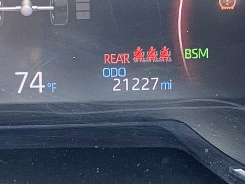 Used 2023 Toyota RAV4 XLE AWD/4WD image 12