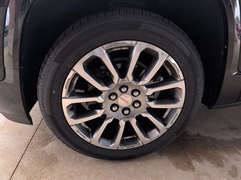 Used 2023 GMC Acadia Denali w/ Trailering Package FWD image 27