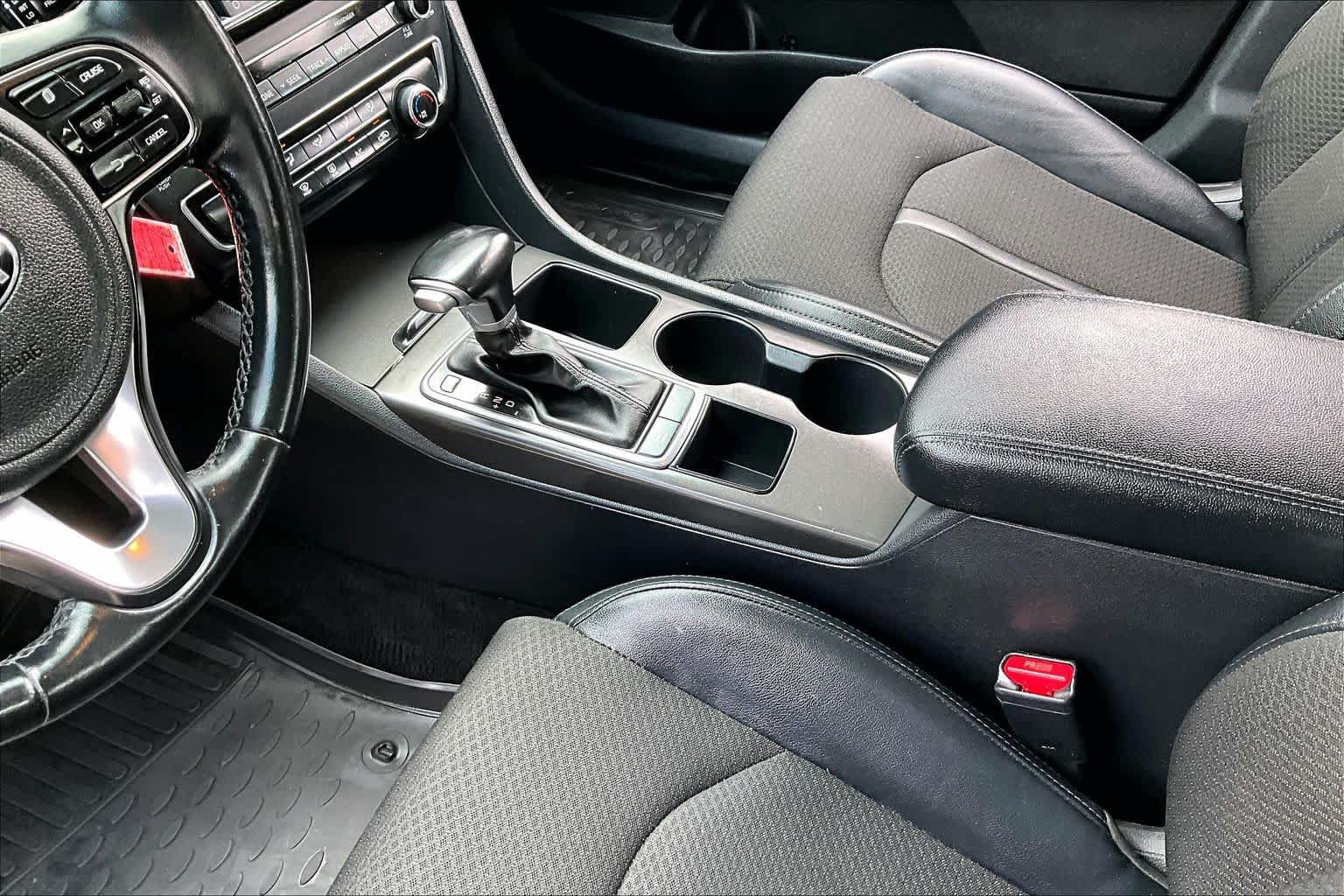 Used 2018 Kia Optima S FWD image 16
