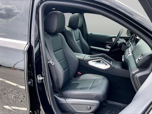 Used 2025 Mercedes-Benz GLE 450 4MATIC Coupe image 9