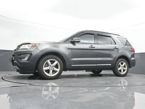Used 2016 Ford Explorer XLT AWD/4WD image 40