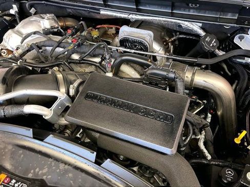 Used 2025 GMC Sierra 3500 Denali w/ Denali Reserve Package AWD/4WD image 32