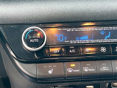 Used 2021 Hyundai Elantra SEL w/ Convenience Package image 17