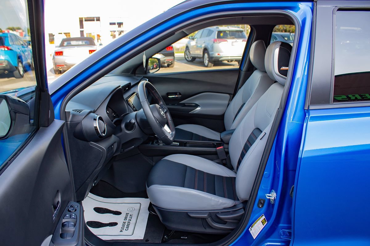 Used 2023 Nissan Kicks SR w/ SR Premium Package FWD image 12